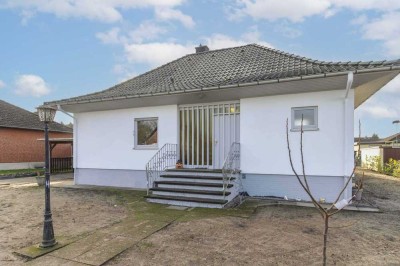 Traumhafter Walmdach-Bungalow in Bestform: Saniertes Heim in ruhiger Lage