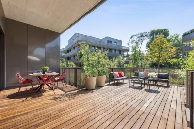 Großartige Gartenterrassenwohnung mit Altbauraumhöhen in Privatpark