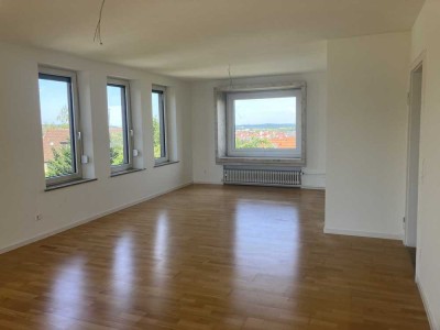 Geschmackvolle, helle, große Wohnung in Höhenlage von Leonberg