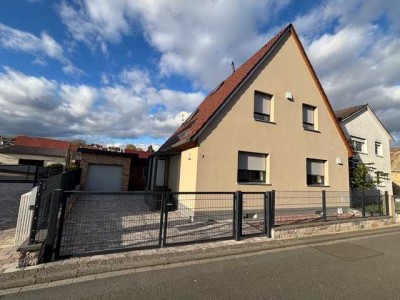 Erstbezug nach Sanierung: Charmantes 4-Zi-Haus mit Garage in Appenheim