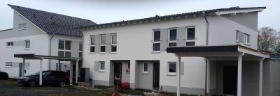 Massivbau EFH oder ZFH in  Randlage mit Glasfaser u. Wärmepumpe- nur noch 2 Häuser frei !