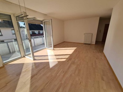 Helle 3 Zimmer-Wohnung mit Balkon und Tiefgaragenstellplatz