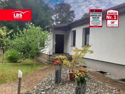 NEUER PREIS !!! Bungalow mit 4 Zimmern und großem Garten mit Pool