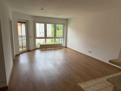 Helle 2 Zimmerwohnung mit Loggia in Bad Soden 1