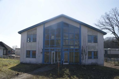 großzügiger Bürokomplex zu verkaufen