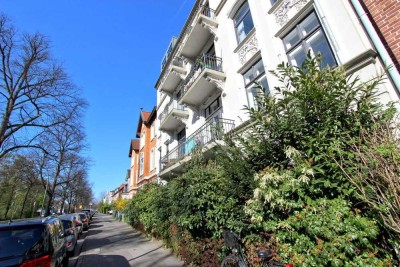 COMING SOON IN HH-EPPENDORF : 4-ZIMMER-ALTBAUWOHNUNG MIT 2 BALKONEN! GEGENWÄRTIG NOCH VERMIETET.