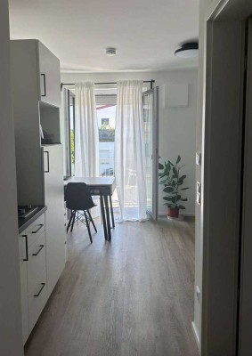 Charmantes 1-Zi.-Apartment möbliert mit Balkon und Küche