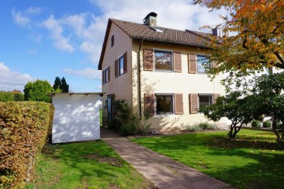 Doppelhaushälfte mit schönem Garten in begehrter Wohnlage von Freudenstadt.