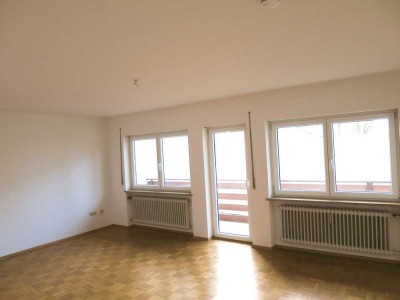 3-Zimmer-Erdgeschoßwohnung mit Balkon in ruhiger Nebenstraße