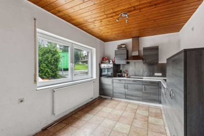Sofort verfügbares, großzügiges Einfamilienhaus, mit 4 Schlafzimmern und großem Garten -zu verkaufen