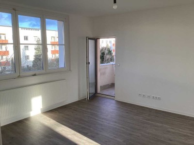 Frisch renoviert: WG-geeignete 3-Zimmer-Wohnung mit Balkon!