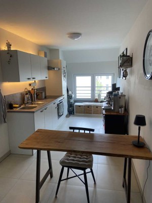 Stilvolle 2,5-Raum-Wohnung mit gehobener Innenausstattung mit Balkon und Einbauküche in Gießen