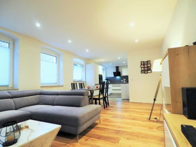 ++ Für JUNG & ÄLTER - Moderne 2- Zimmerwohnung mit neuer Einbauküche! ++