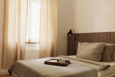 Renovierte 65 m² Altbauwohnung mit Balkon + Badewanne im Simon-Dach-Kiez, Friedrichshain