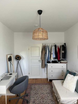Sanierte Altbauwohnung mit Balkon in Leipzig-Sellerhausen