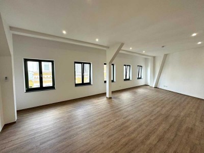 Ansprechende 2-Zimmer-DG-Wohnung mit gehobener Innenausstattung im Zentrum