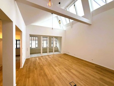 ***Historisch - lichtdurchflutet - einzigartig*** Traumloft in Toplage Augsburg Stadt