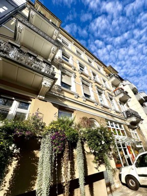 Hochwertig sanierte 4-Zimmer-Whg in Wiesbaden City - mit großer Wohnküche, Balkon & Außenstellplatz