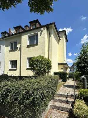 Große Doppelhaushälfte Nähe Schloßpark !