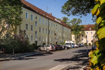 3-Zimmer-Wohnung mit Tageslichtbad // 1.OG links