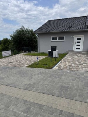 Doppelhaushälfte - Moderner Neubau