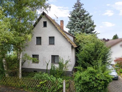 Bensheim-Weststadt: Sanierungsbedürftiger Bestand auf großem Grundstück mit enormem Potenzial!