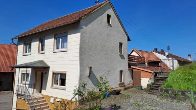 Einfamilienhaus mit großem Grundstück