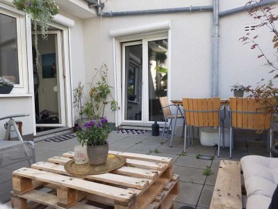 Attraktive 2,5-Zimmer-Erdgeschosswohnung in guter Lage mit großer Terrasse