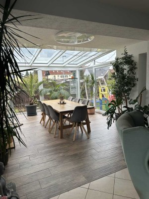 Zuhause mit Herz – charmantes Zweifamilienhaus mit Garten, Sommerküche & Wohlfühlatmosphäre