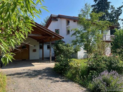 Großzügiges Einfamilienhaus mit zwei Schlafzimmern und großem Naturgarten zur Miete