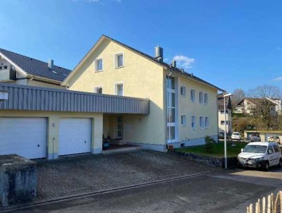 4-Zimmer-EG-Wohnung in Offenburg Zell-Weierbach inkl. Terrasse, großem Garten und EBK o. Makler!!!