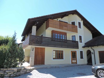 4-Raum EG Wohnung in Biberg mit großem Garten, Terrasse und EBK