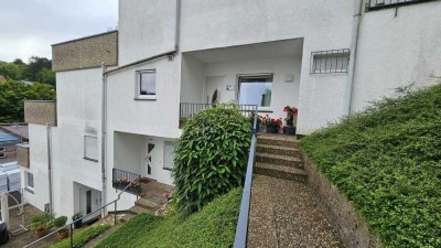 Attraktive 4,5-Zimmer-Terrassenwohnung, mit Waschraum und Keller auf einer Ebene