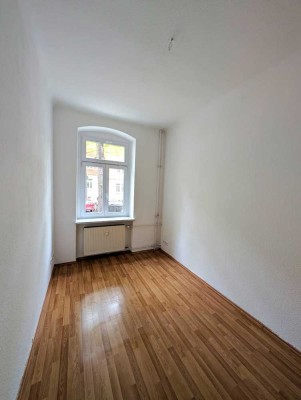 FREI AB SOFORT * 3 ZIMMER * WG-GEEIGNET * WANNENBAD * BALKON * RUHIGE LAGE