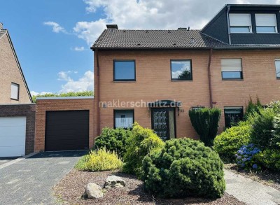 M'GLADBACH - GIESENKIRCHEN 
CHARMANTES EINFAMILIENHAUS IN RUHIGER LAGE MIT GARTEN UND GARAGE