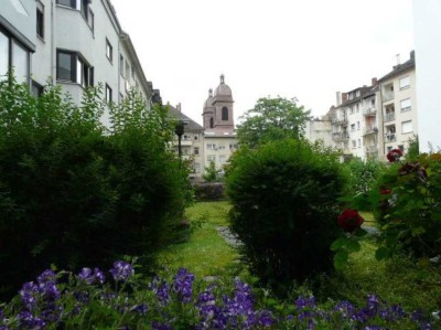 4-Zimmer Wohnung mit Balkon in Karlsruhe-Mühlburg mit TG Stellplatz. Tip Top.