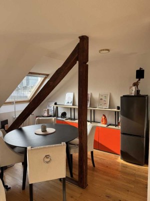 Stilvolle, möblierte 1-Zimmer-Wohnung in Bestlage (Carlsstadt) – Untermiete 09/25-12/25