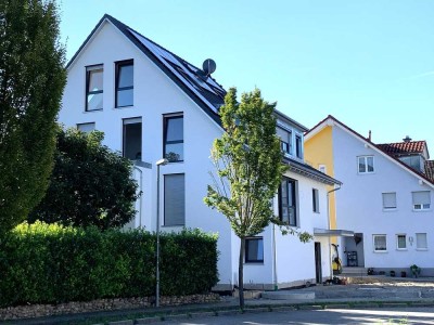 Großzügige Neubauwohnung (ca. 1,5 Jahre alt) über 2 Etagen in Endingen am Kaiserstuhl