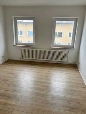 Perfekt für Familien: Großzügige 4-Zimmer Wohnung ab 01.08. zu vermieten!