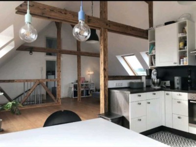 Wunderschöne Altbauwohnung mit Weitblick