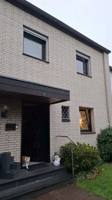 4-Zimmer Reihenhaus mit Garage in Kaarst