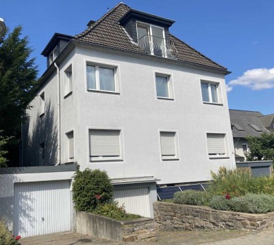 1-Zimmer-Dachgeschosswohnung mit Einbauküche,  
2 Balkone und Stellplatz in Essen-Borbeck