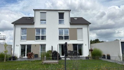 Moderne KFW 55 4-Zimmer-Doppelhaushälfte in Feldrandlage in Cremlingen OT Schandelah