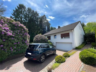 Ihr Familientraum auf großem Grundstück! Freistehendes Einfamilienhaus mit Garten und Garage