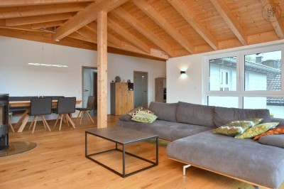 Möblierte 4 Zimmer Wohnung in Buchenberg mit Balkon und Garage