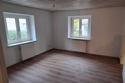 Erstbezug nach Sanierung: Freundliche 2-Zimmer-Erdgeschosswohnung in zentrumsnaher Lage