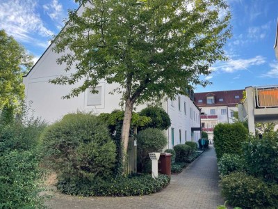 Pfiffige DG-Maisonettenwohnung mit Loggia, neuer Einbauküche und TG-Stellplatz