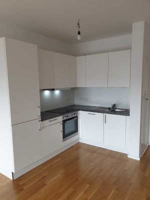 Sehr schöne, neuwertige 2 Zimmer Wohnung mit Balkon und Einbauküche