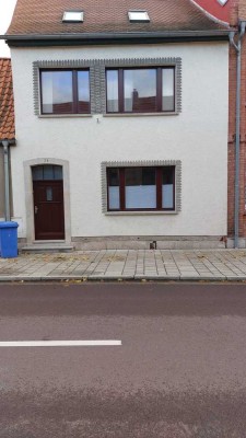 Renoviertes Reihenhaus sucht Familie.