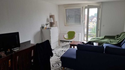 Freundliche, möblierte 3-Zimmer-Dachgeschosswohnung mit Balkon und Einbauküche in Gelsenkirchen